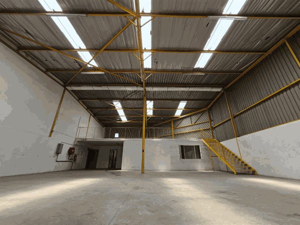 322  m² Industrial space