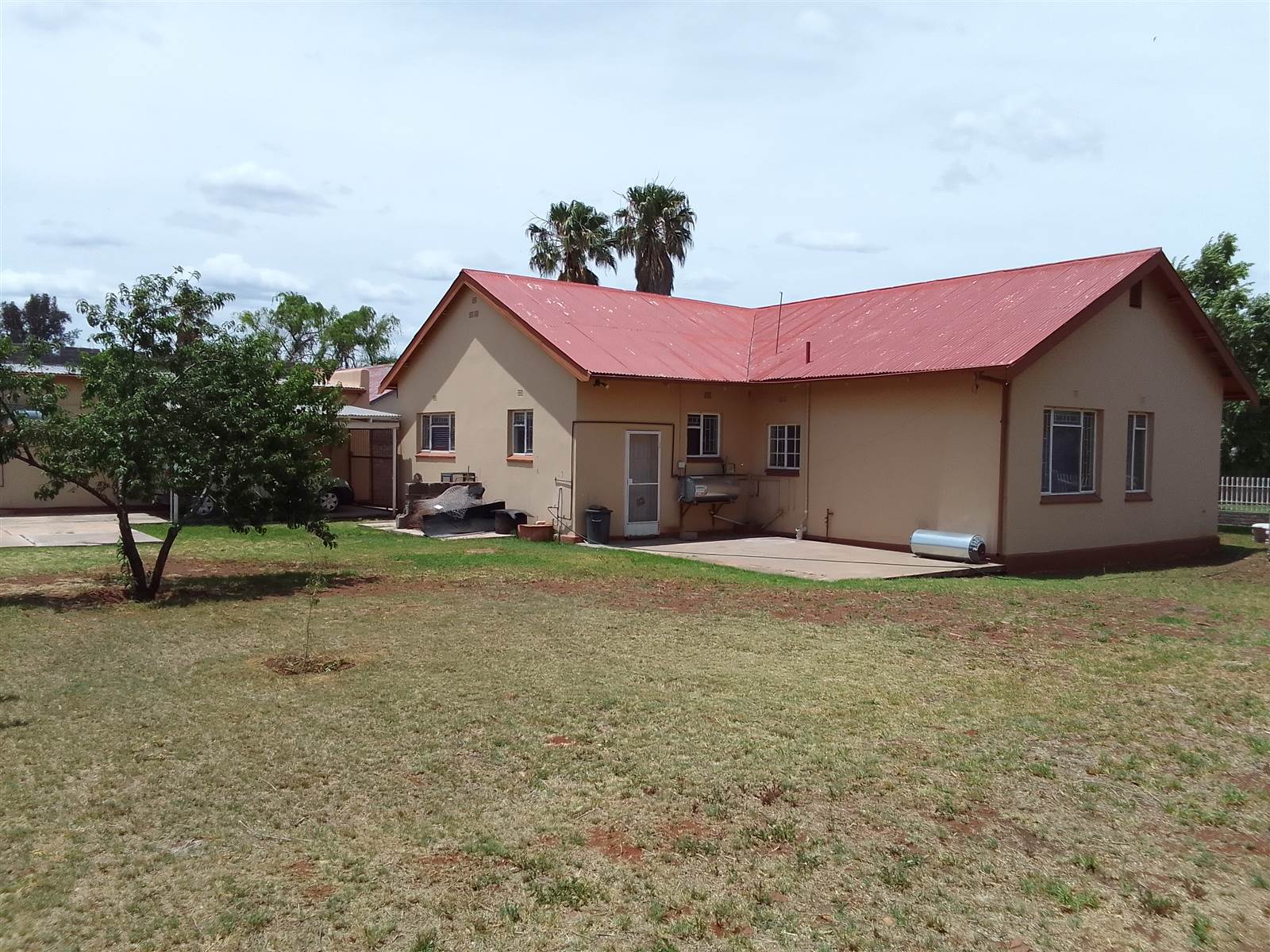3 Bed House in Postmasburg photo number 2