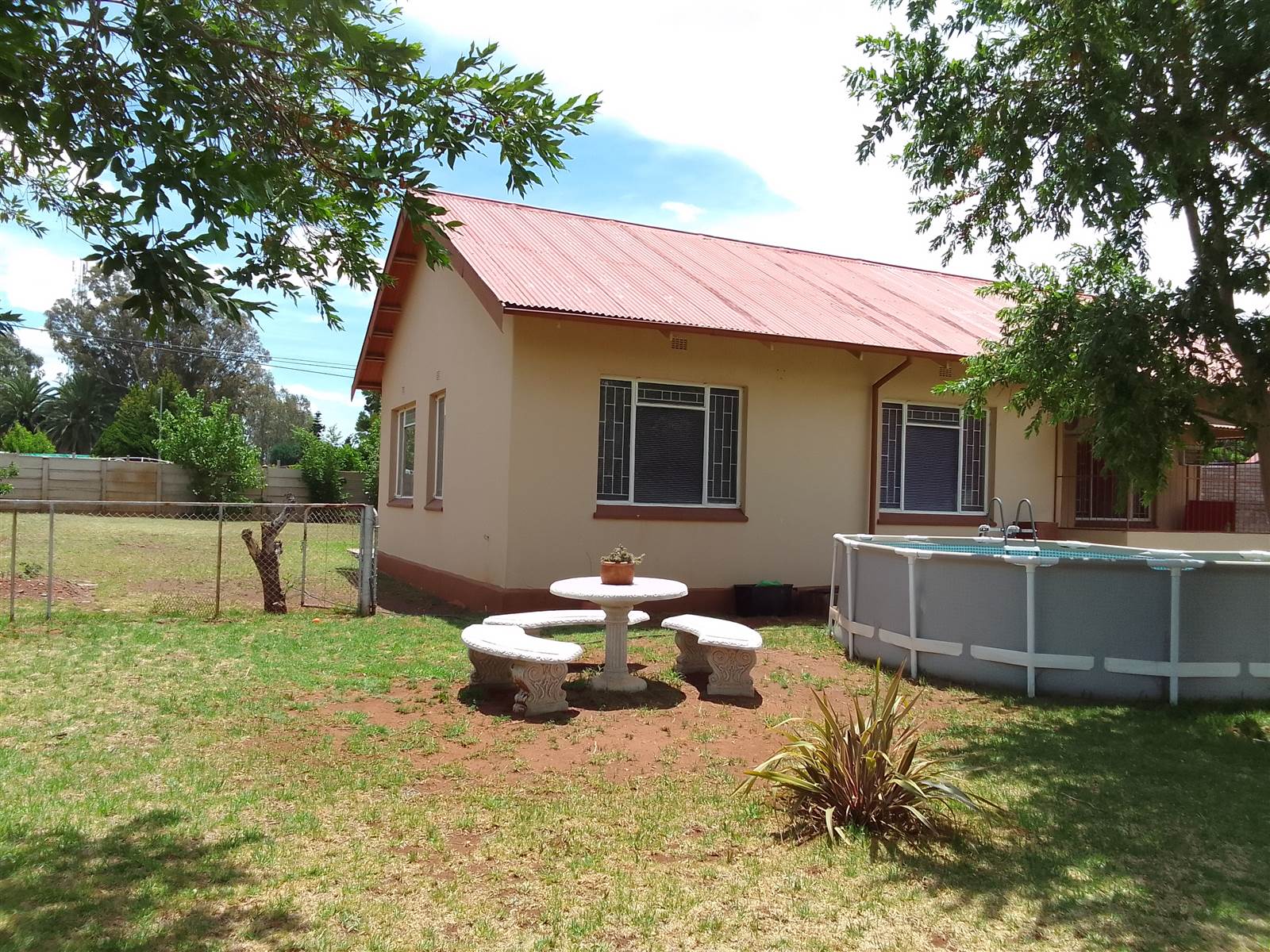 3 Bed House in Postmasburg photo number 1