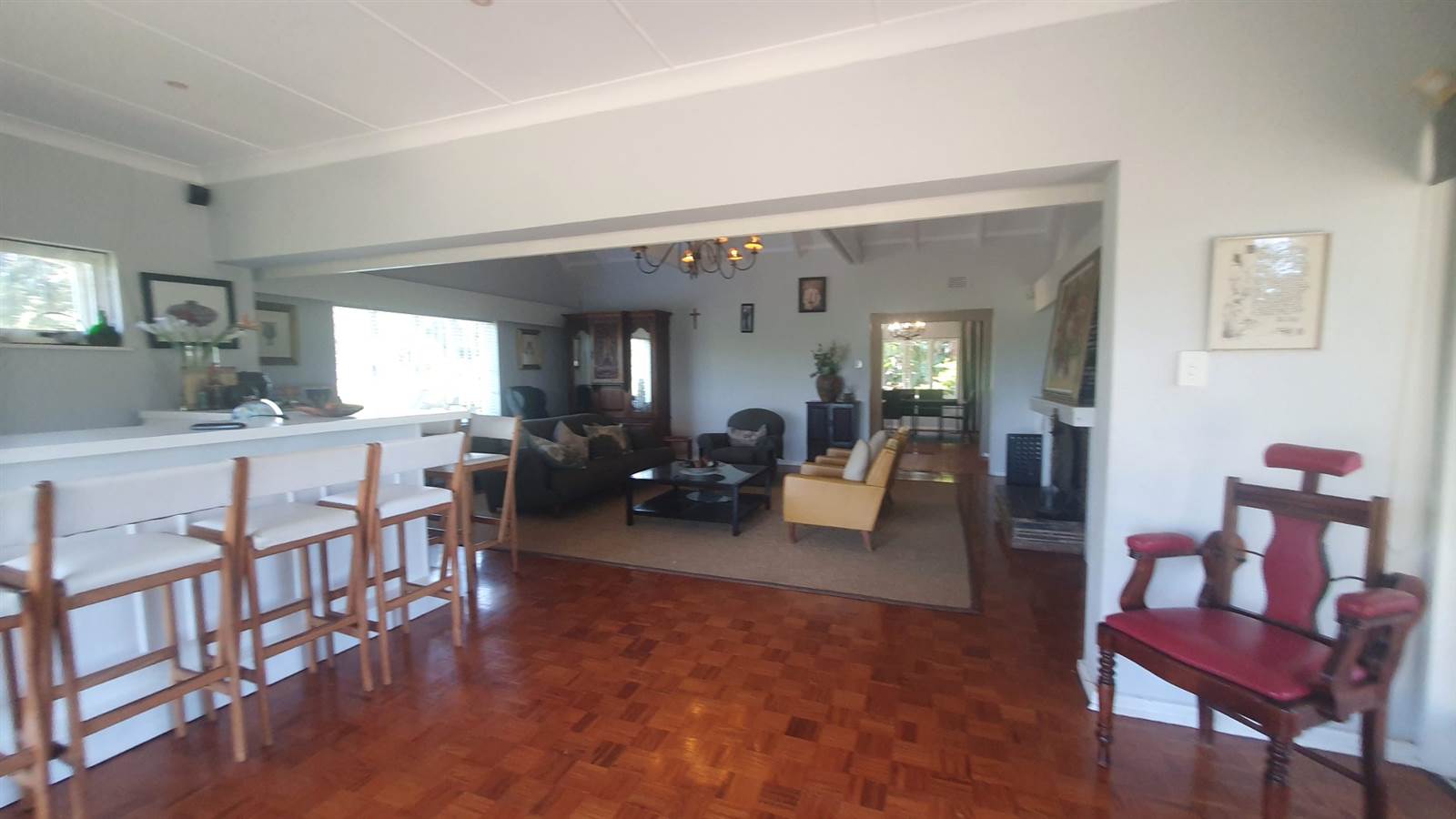 5 Bed House in Umtentweni photo number 11