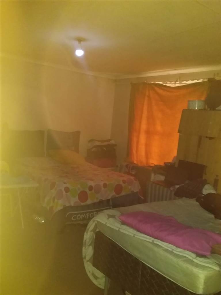 4 Bed House in Atteridgeville photo number 9
