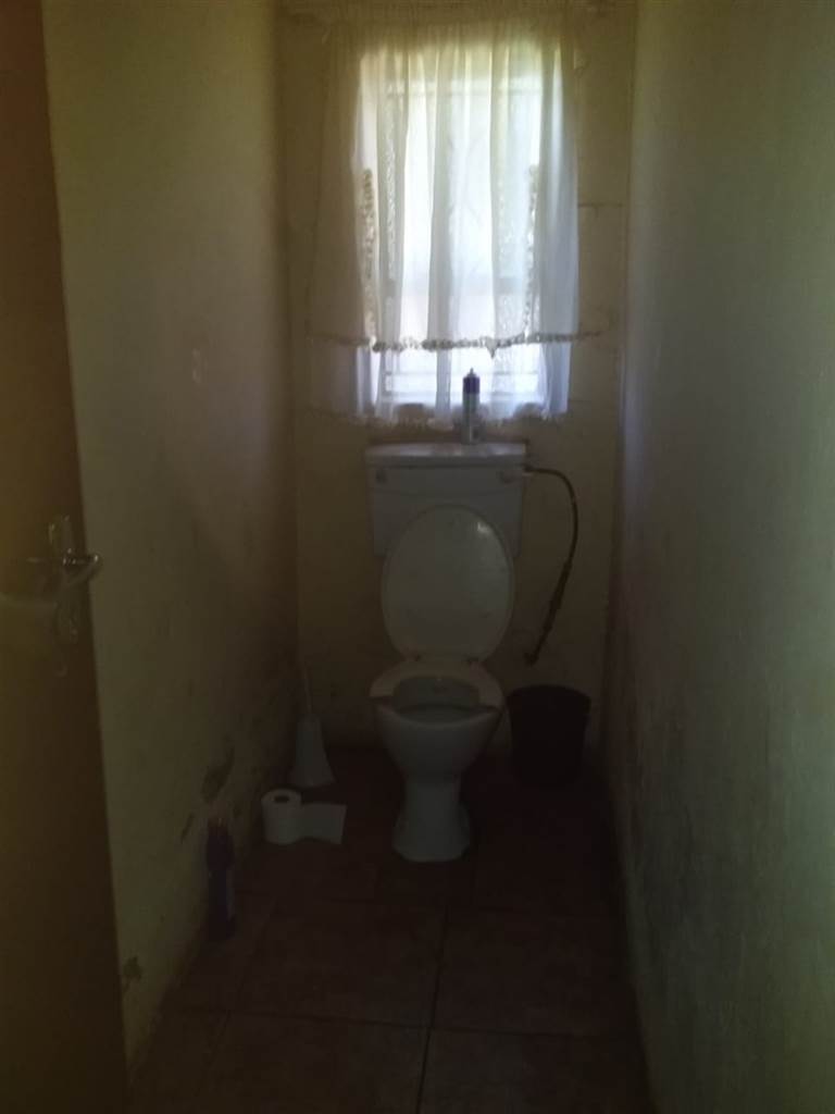 4 Bed House in Atteridgeville photo number 7