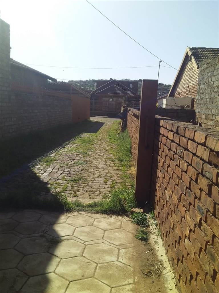4 Bed House in Atteridgeville photo number 14