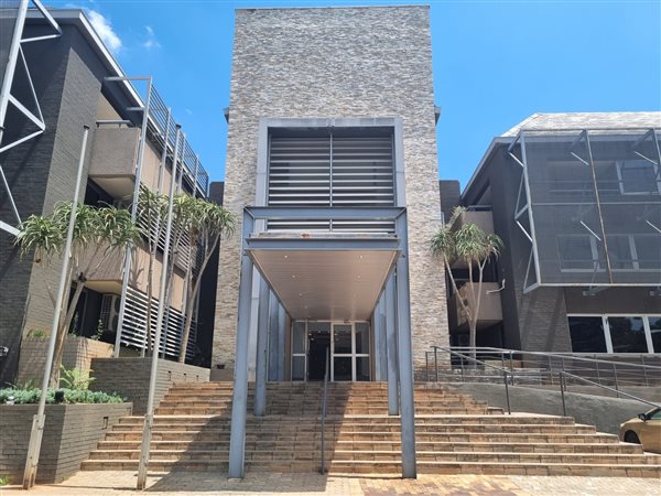 130  m² Commercial space in Hatfield