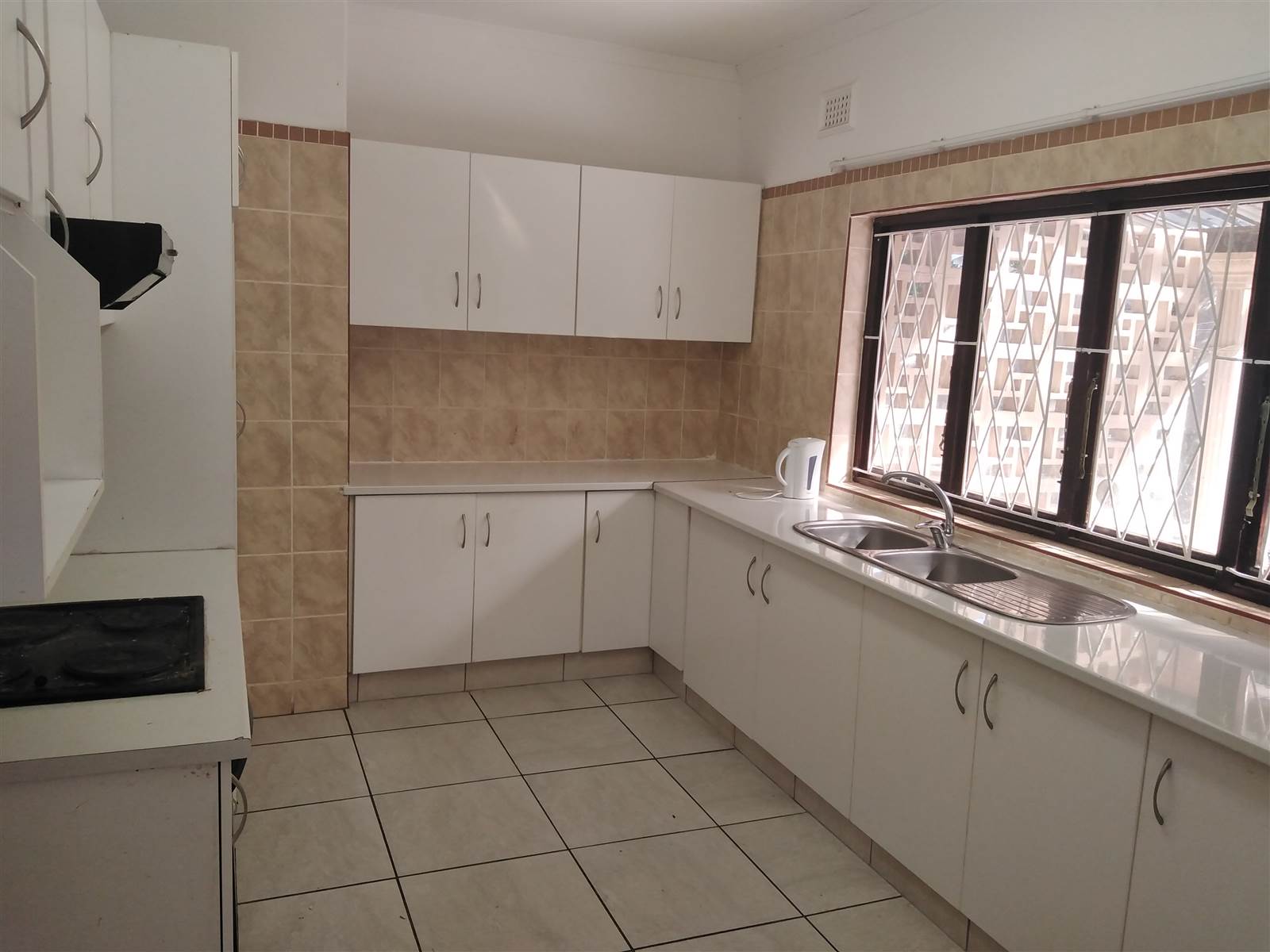 3 Bed House in Umtentweni photo number 13
