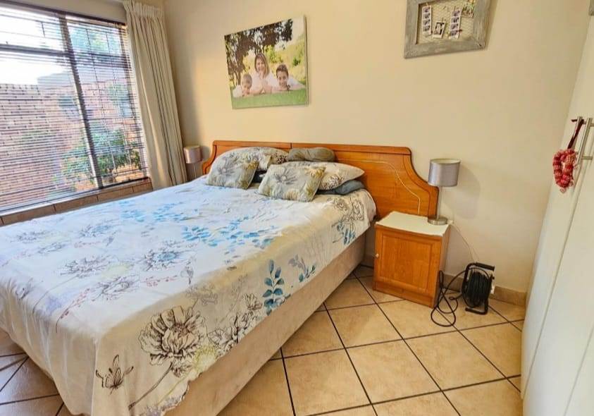 2 Bed Simplex in Rietfontein photo number 8