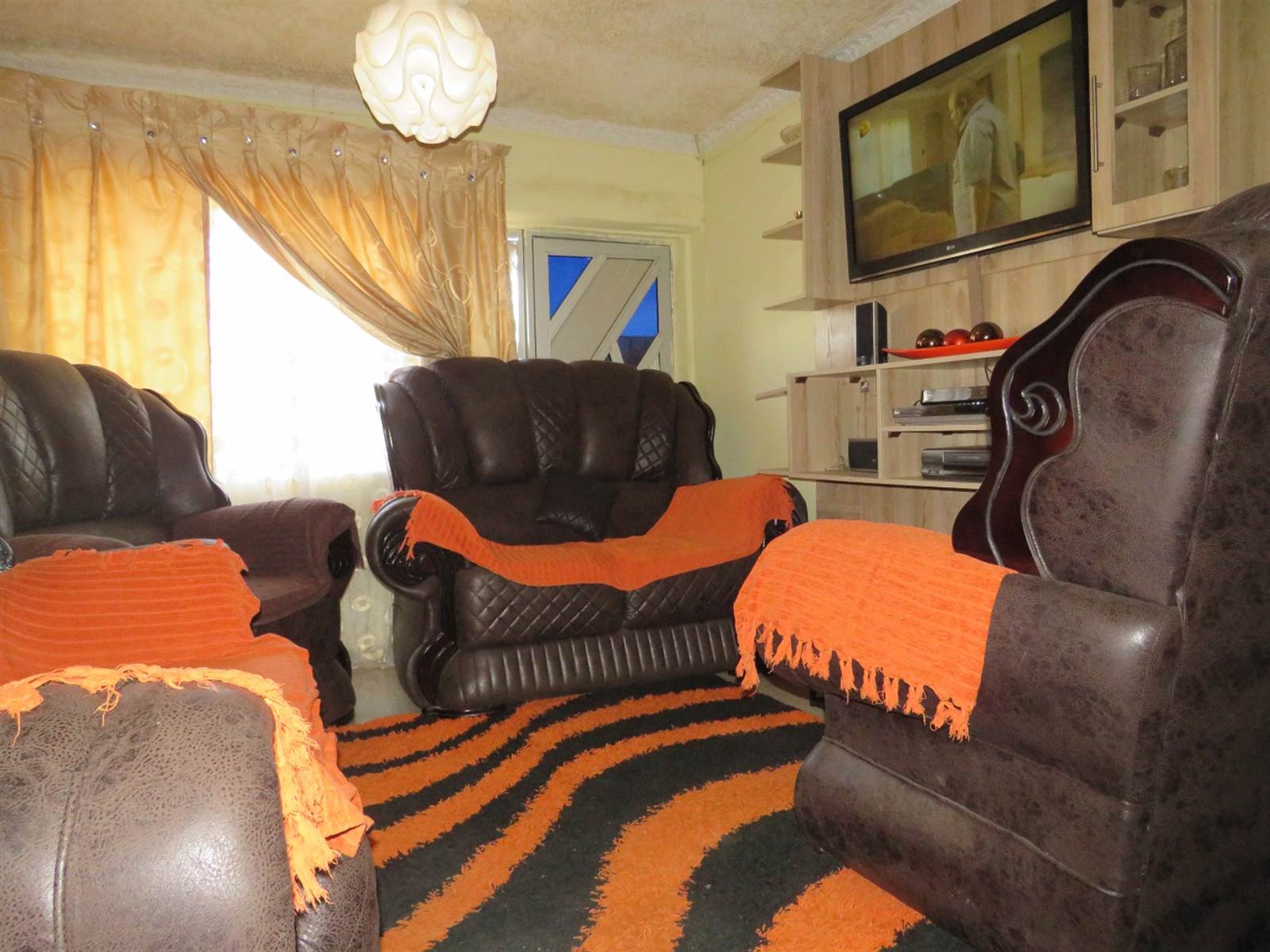 4 Bed House in Mlungisi photo number 6
