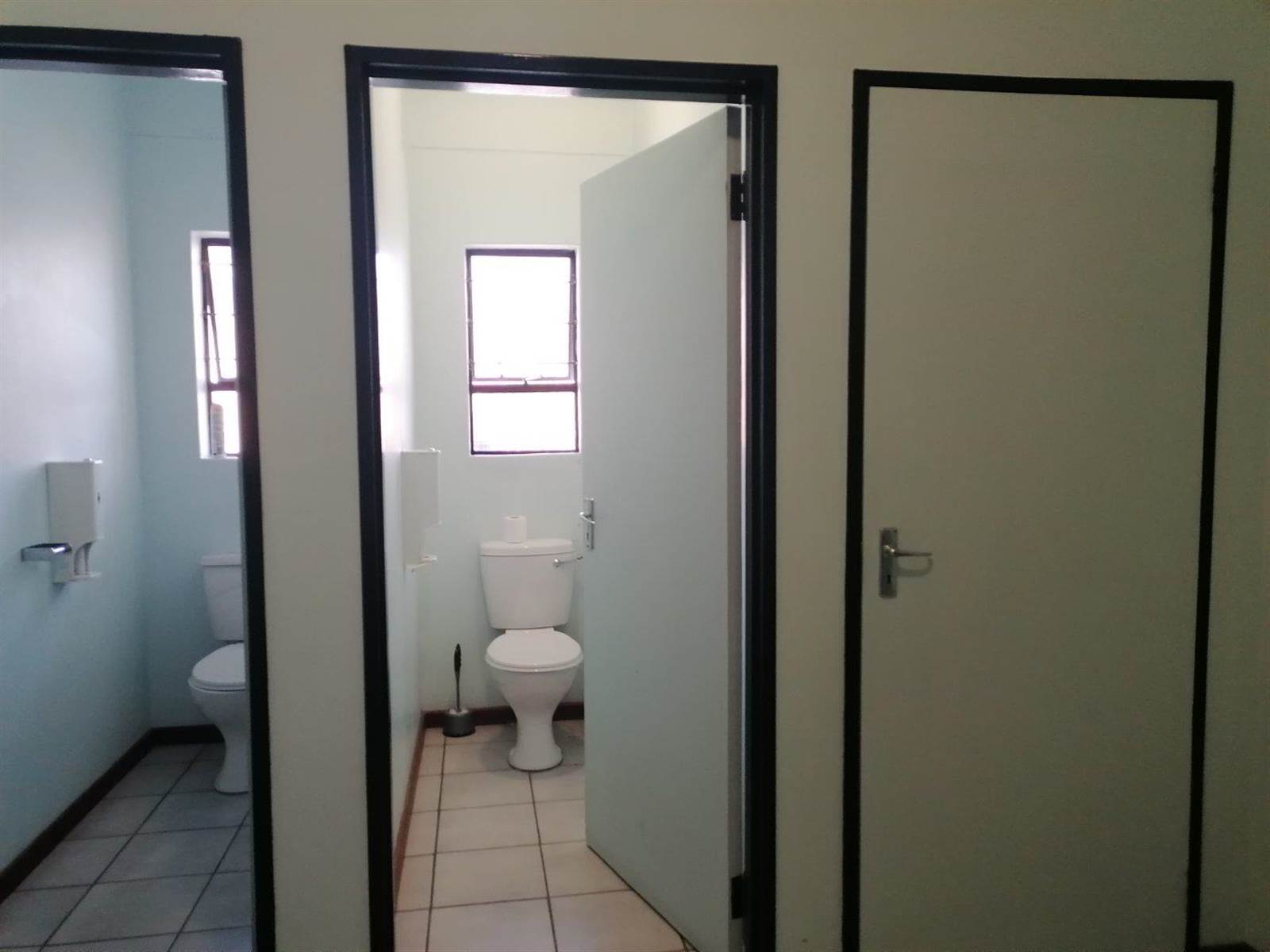 Commercial space in Upington photo number 17