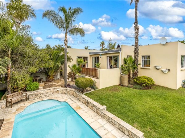 4 Bedroom House 4 Bedroom House