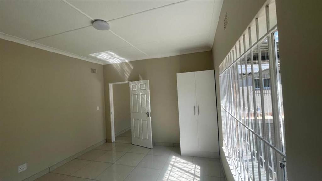 1 Bed House to rent in Dawnview RR4116447 Private Property