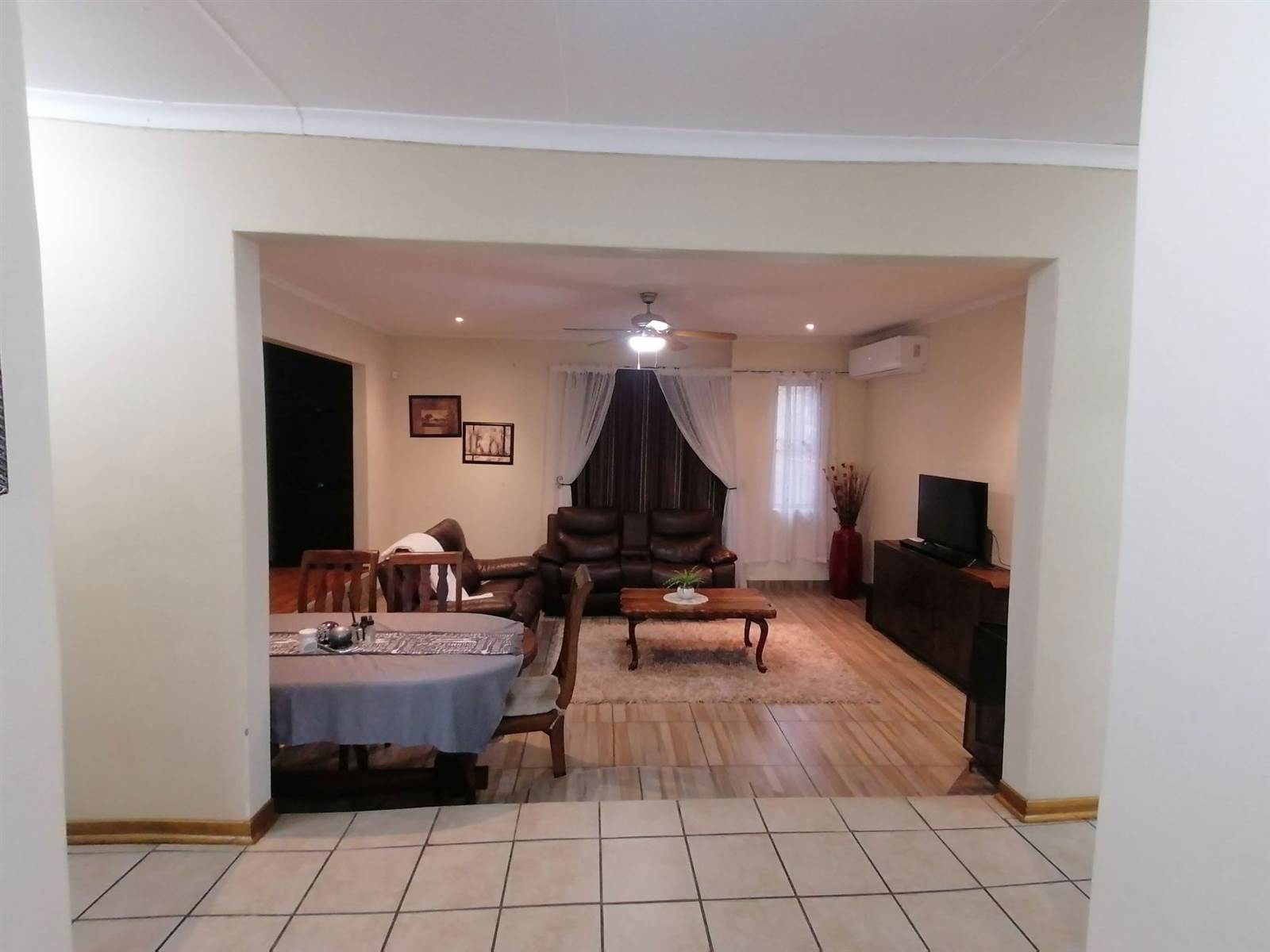 4 Bed House in Harrismith photo number 3