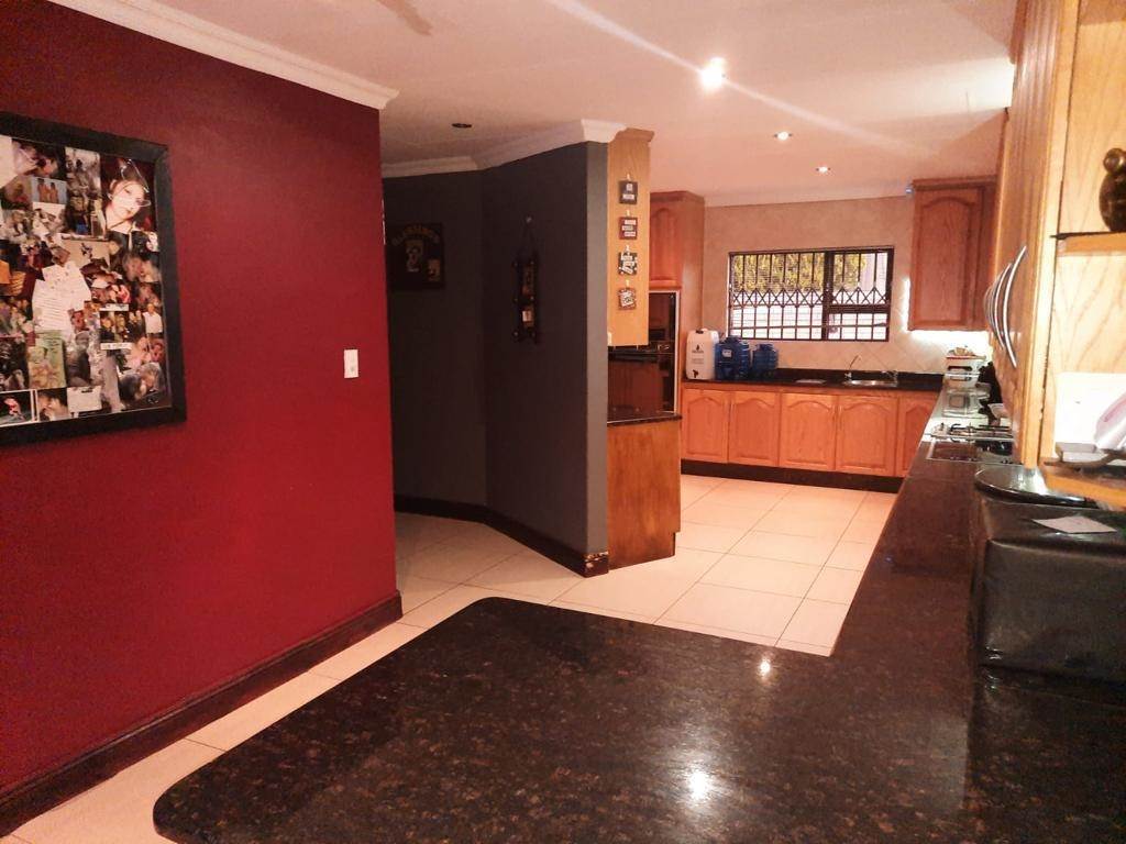 3 Bed Townhouse in Parys photo number 9