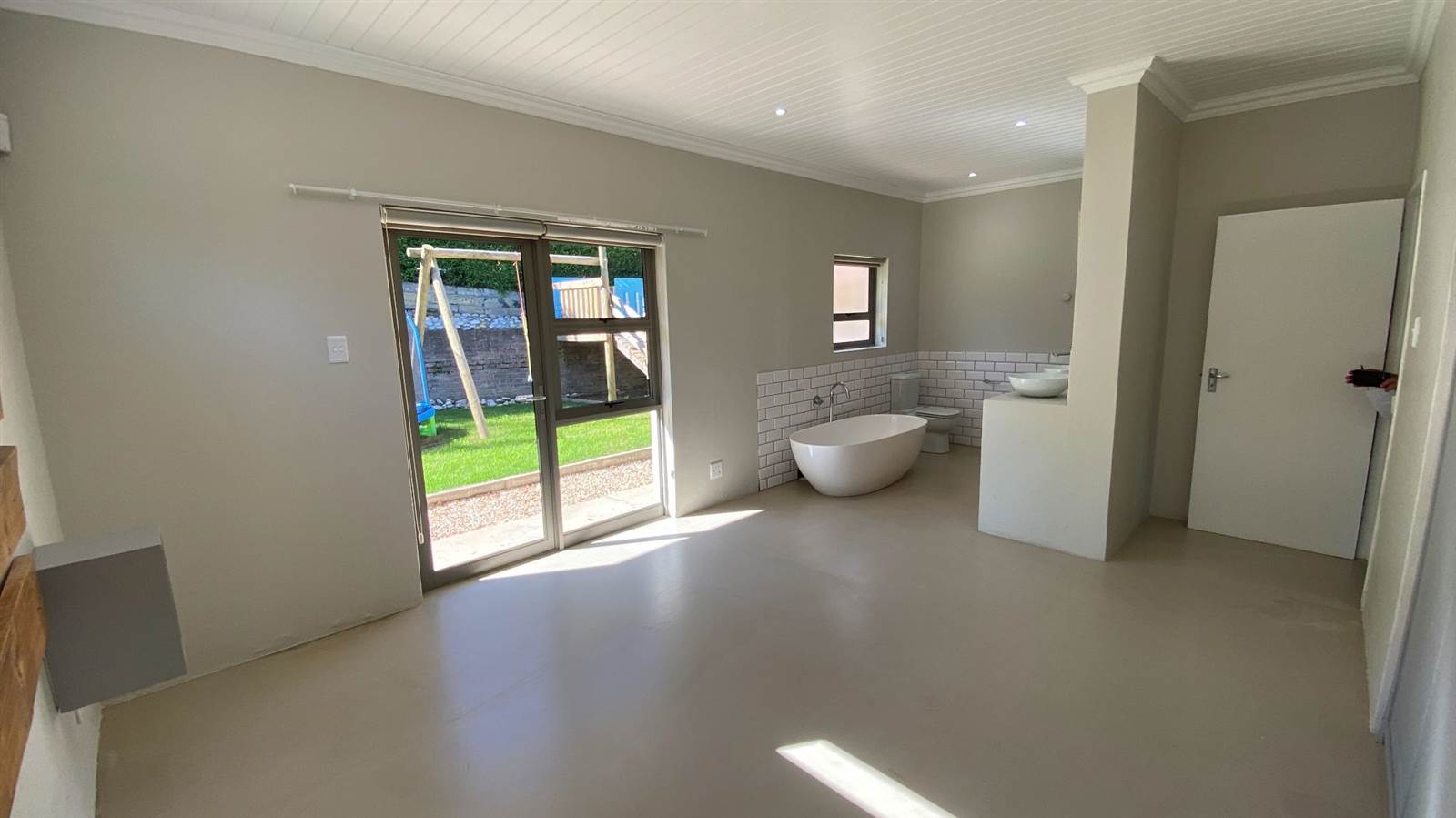 4 Bed House in Swellendam photo number 11