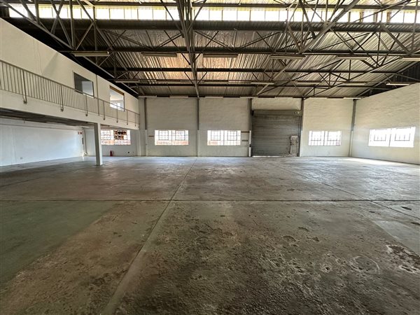 543  m² Industrial space