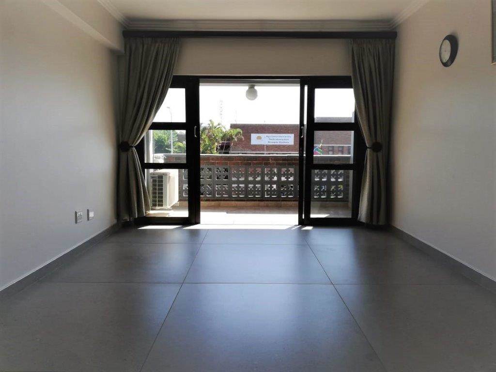 2 Bed Apartment in Port Shepstone photo number 8