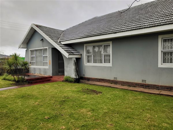 4 Bed House in Willow Park