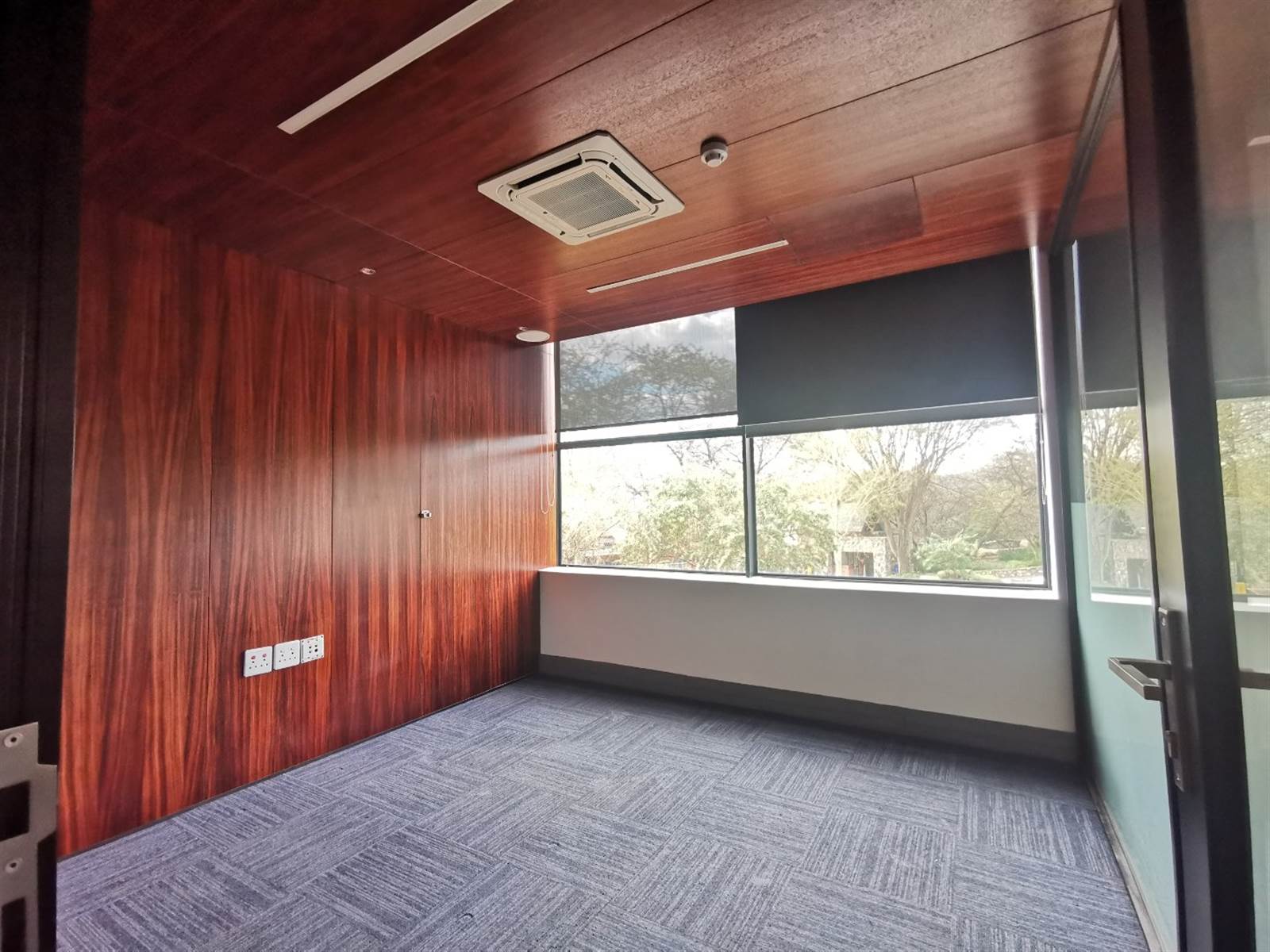 966  m² Office Space in Northcliff photo number 5