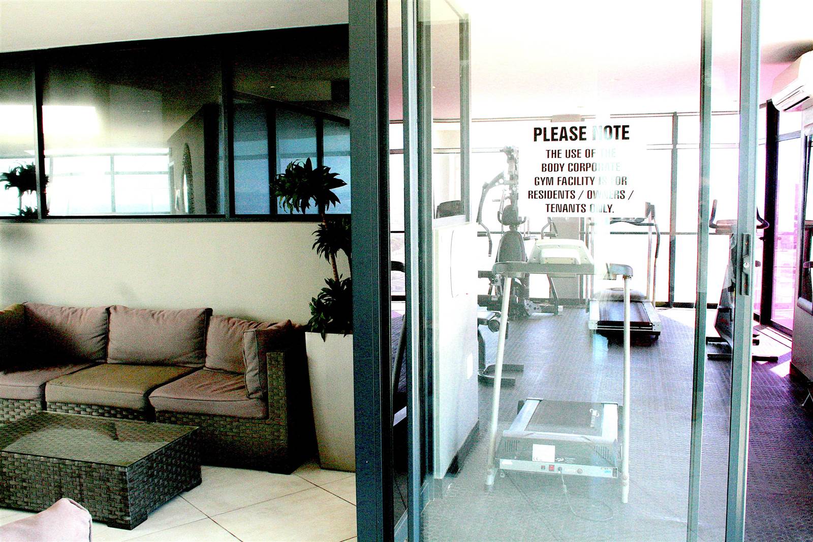 2 Bed Apartment in Bloubergstrand photo number 10