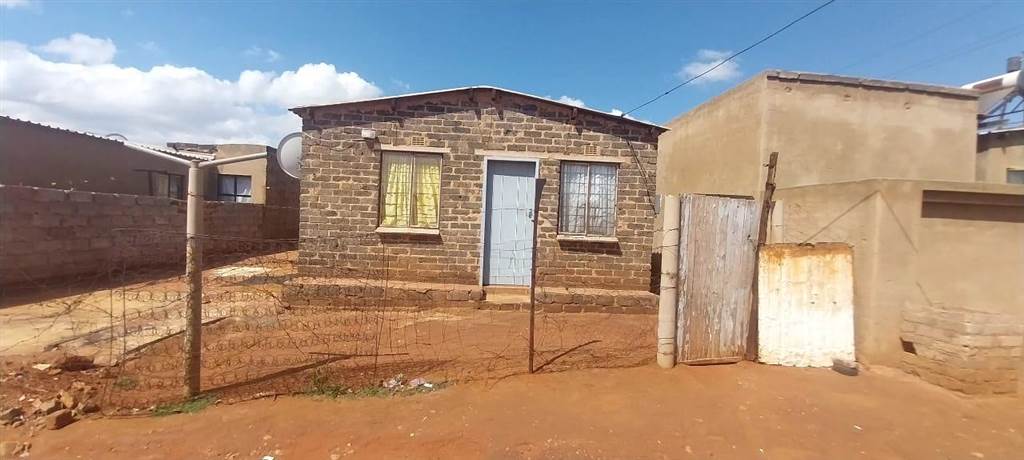 2 Bed House in Tembisa photo number 11