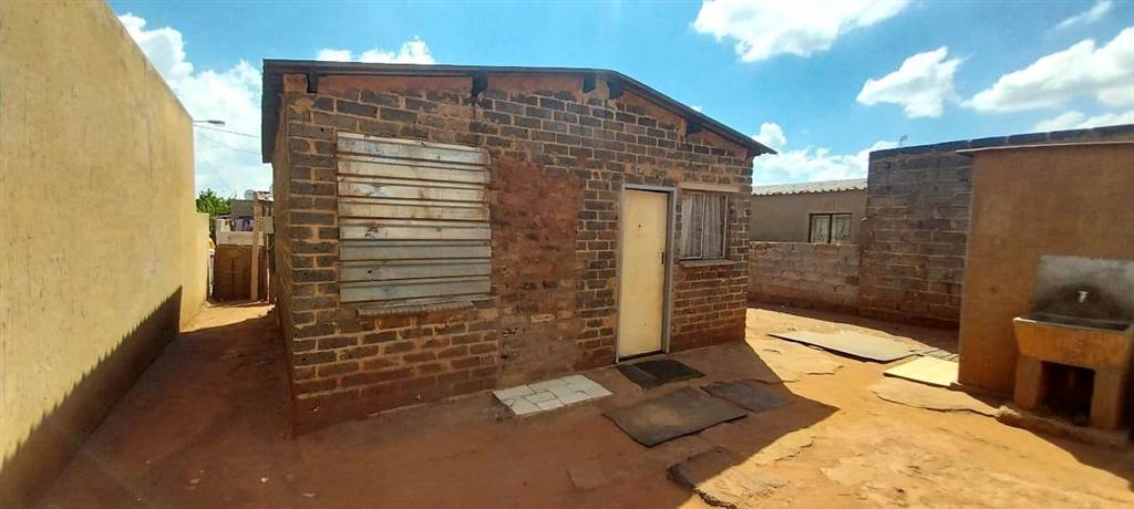 2 Bed House in Tembisa photo number 7