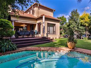 4 Bed House in Bryanston West