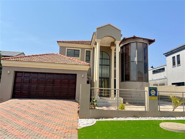 5 Bedroom House 5 Bedroom House