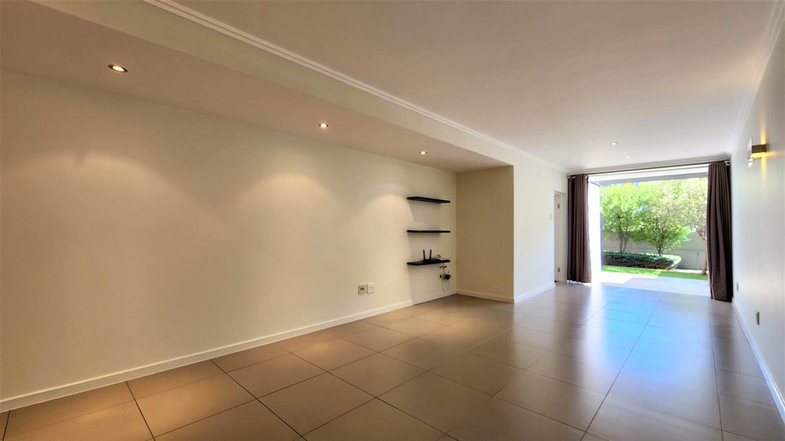 2 Bed Apartment in Craighall photo number 19