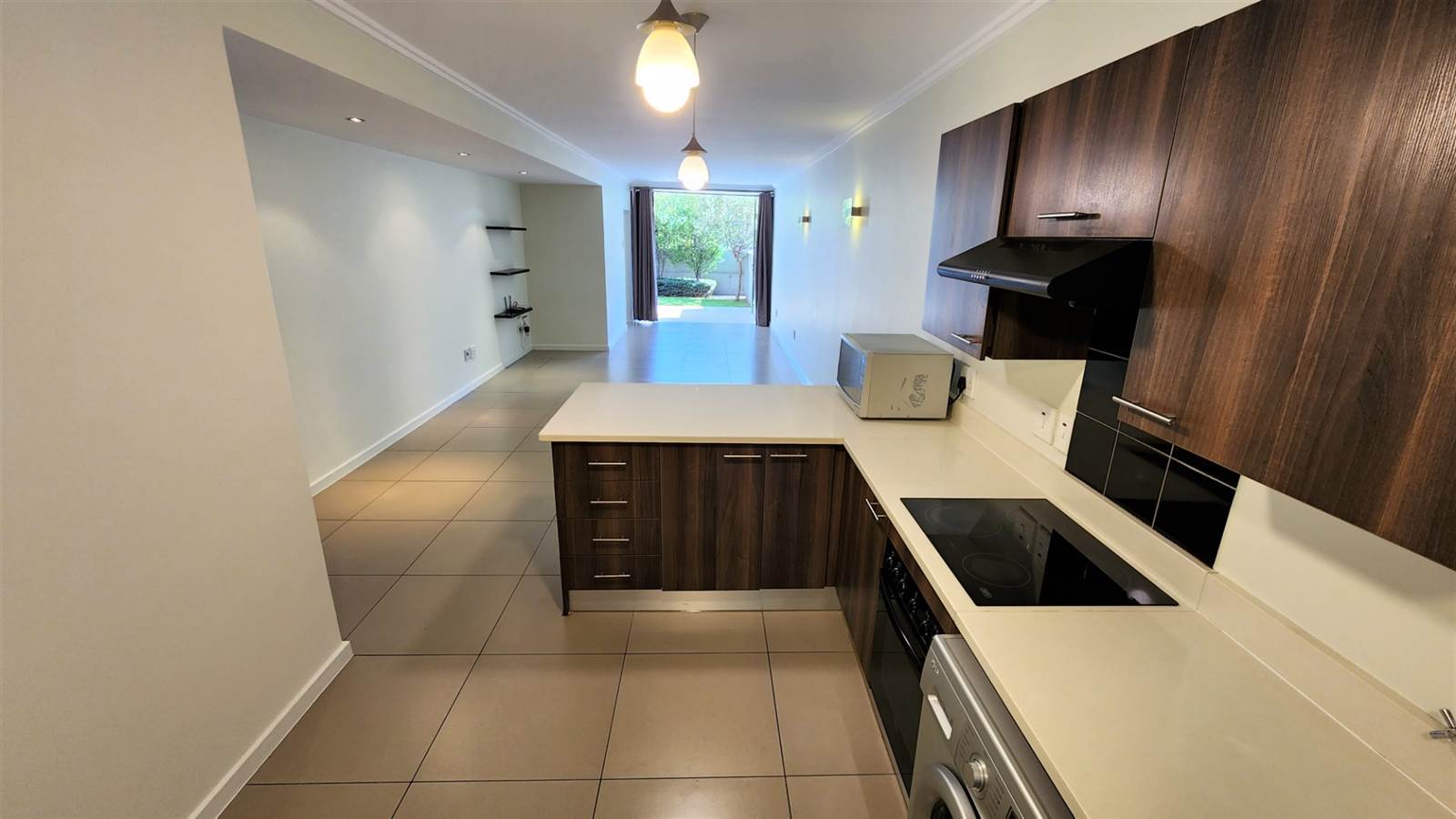 2 Bed Apartment in Craighall photo number 18