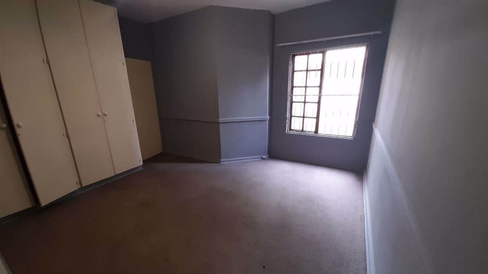 3 Bed Townhouse in Bloemfontein photo number 12