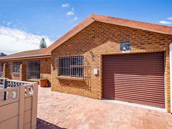 3 Bed House in Protea Heights