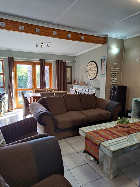 4 Bed House in Bredasdorp photo number 14