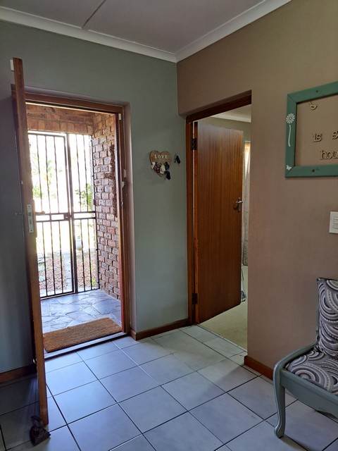 4 Bed House in Bredasdorp photo number 21