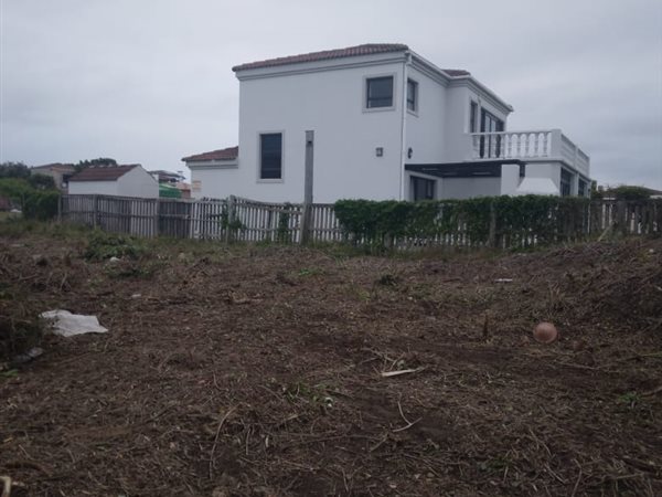 714 m² Land available in St Francis Bay