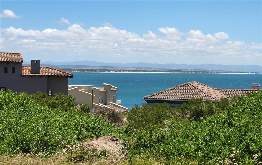 714 m² Land available in St Francis Bay photo number 2
