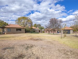 6 ha Smallholding in Mooiplaats AH