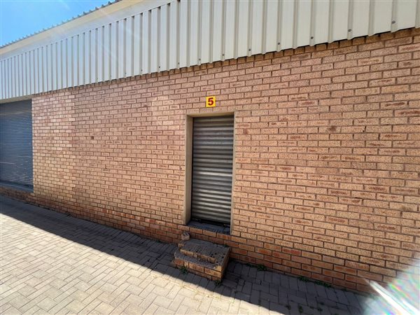 220  m² Industrial space