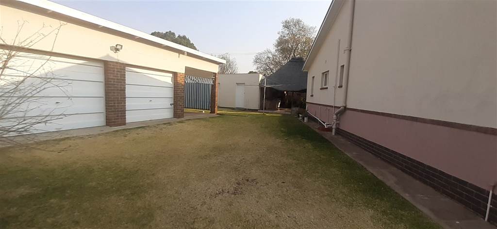 4 Bed House in Parys photo number 30