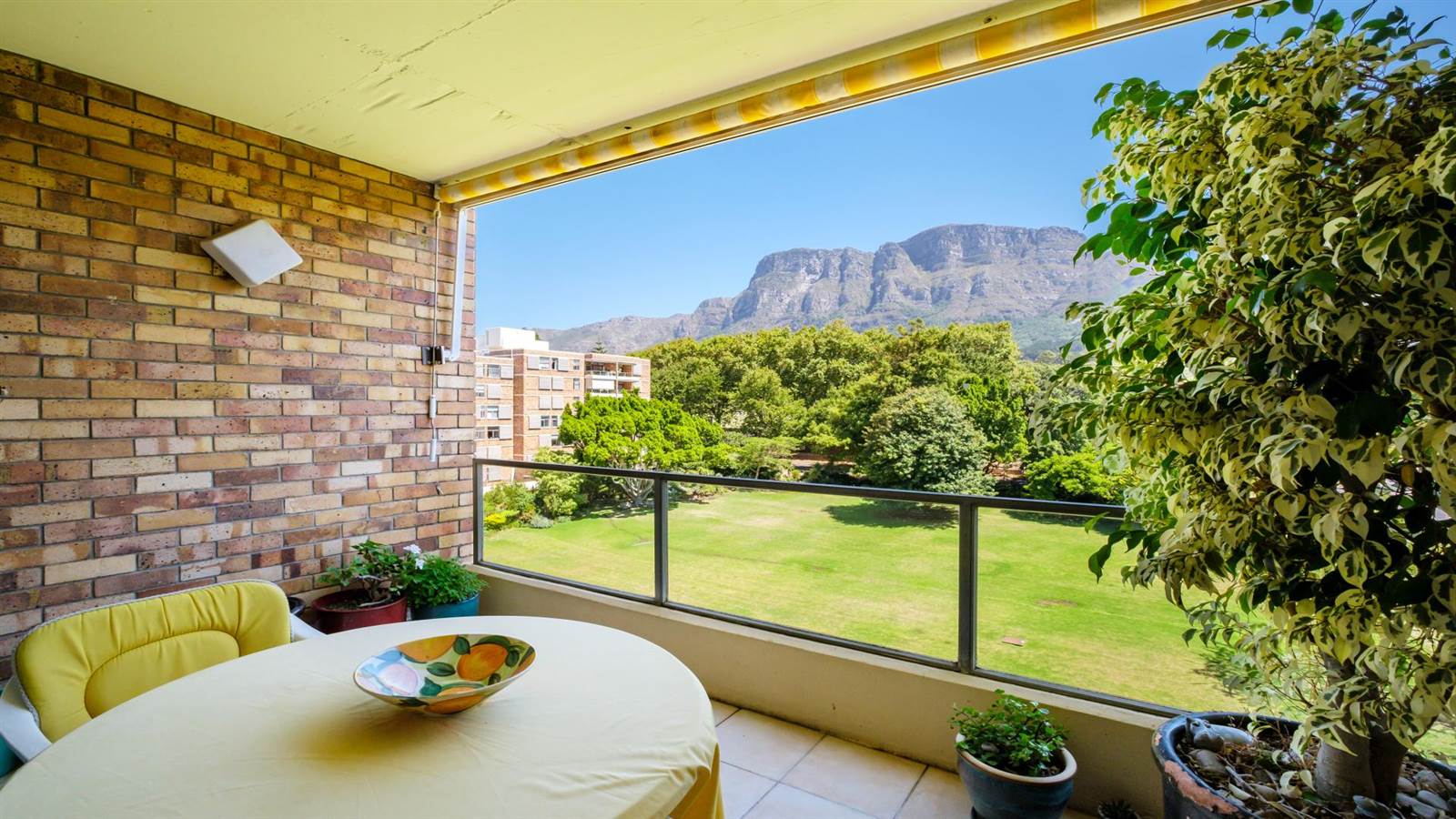 2 Bed Apartment in Newlands photo number 6