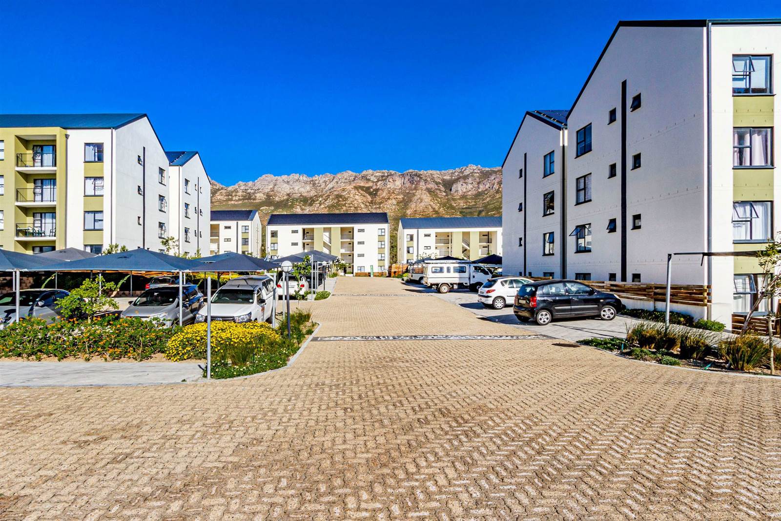 1 Bed Apartment in Gordons Bay Central photo number 26