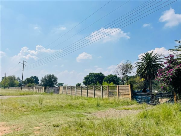 9 000 m² Smallholding 9 000 m² Smallholding