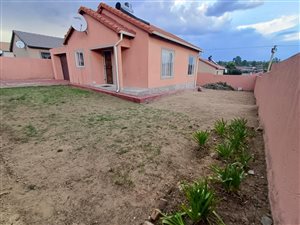 2 Bed House in Olievenhoutbosch