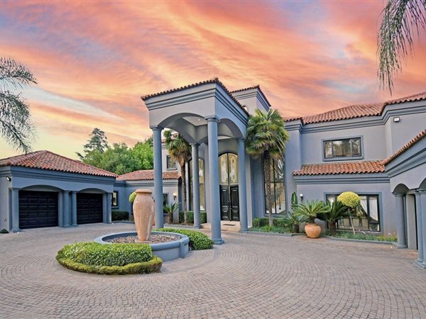 4 Bedroom House 4 Bedroom House