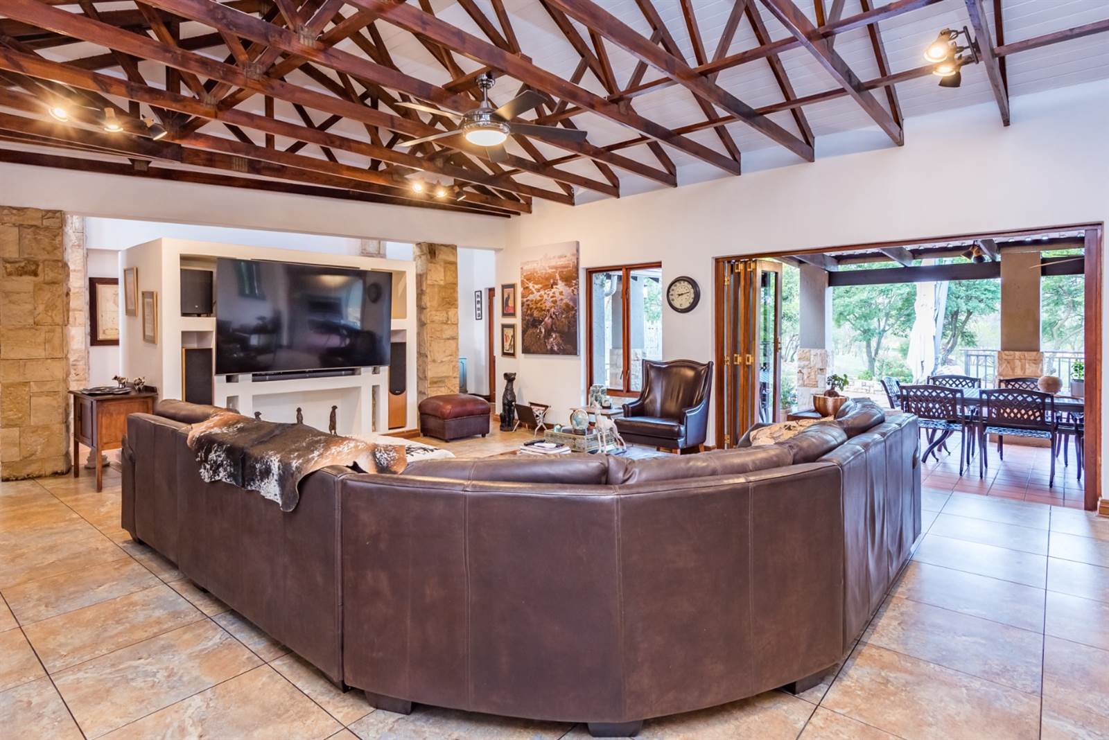 5 Bed House in Mooikloof Equestrian Estate photo number 8