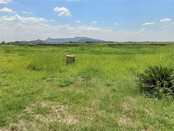 836 m² Land