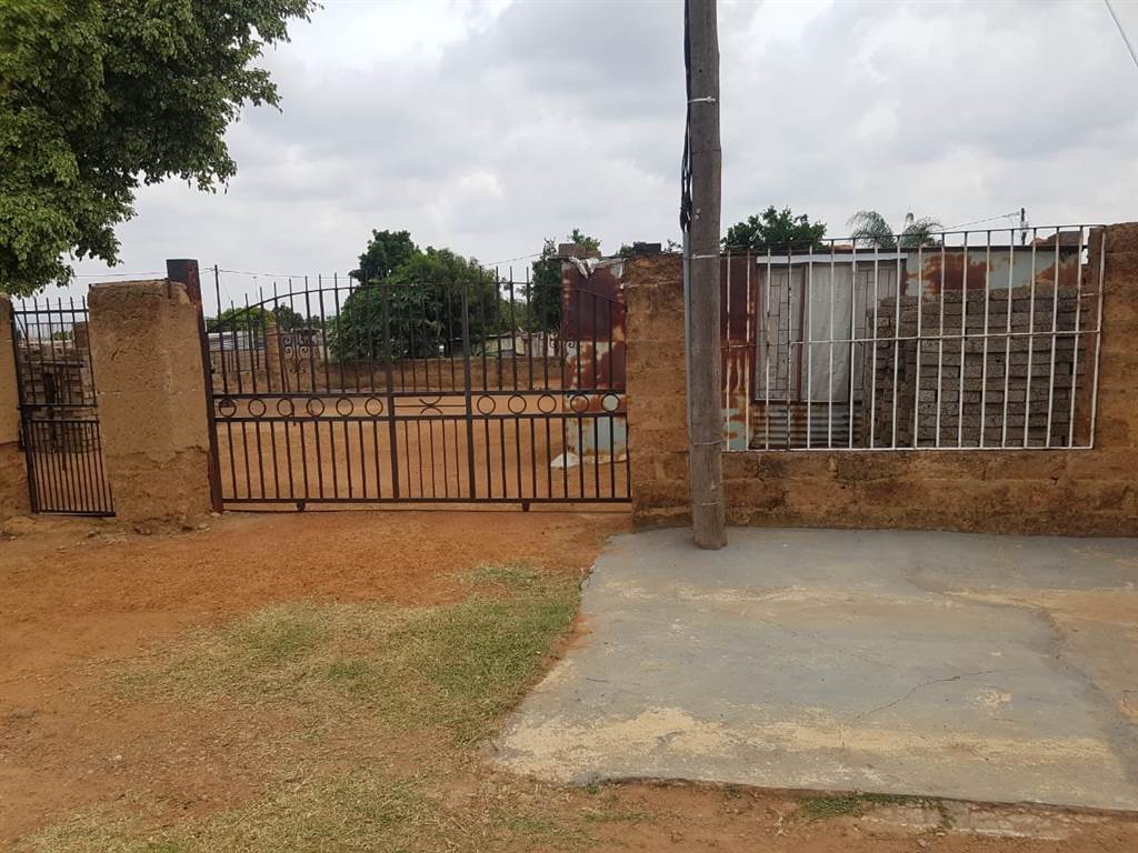 500 m² Land available in Soshanguve photo number 2