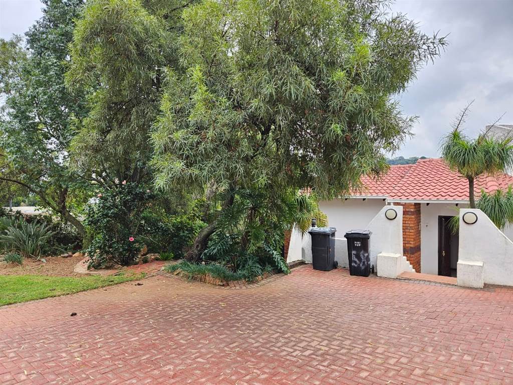 3 Bed House in Kloofendal photo number 2