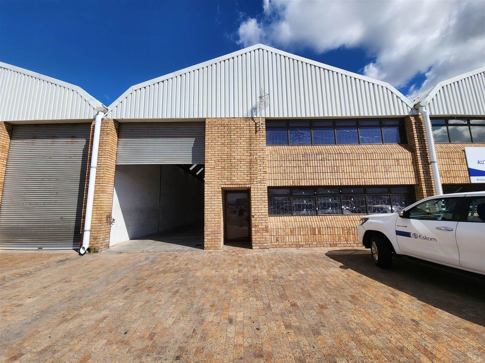350  m² Industrial space in Bellville Central photo number 3