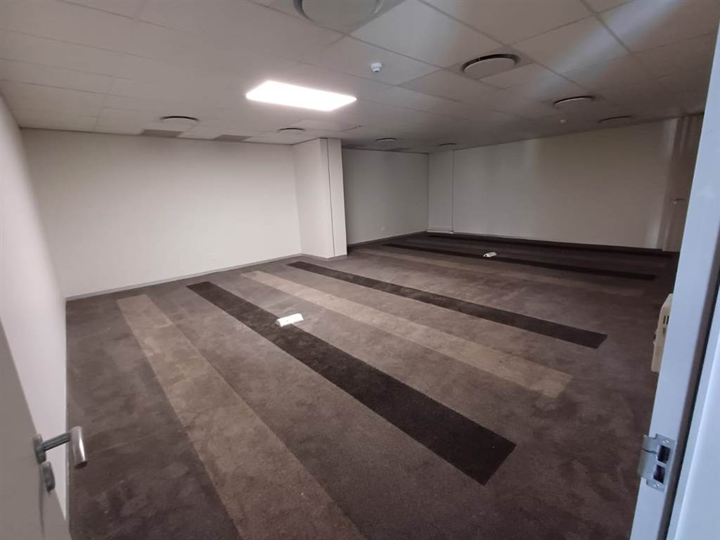 1609.3  m² Commercial space in Woodmead photo number 23