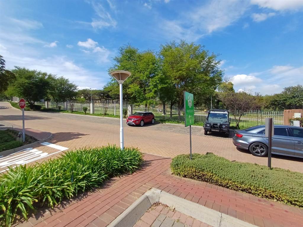 1609.3  m² Commercial space in Woodmead photo number 8