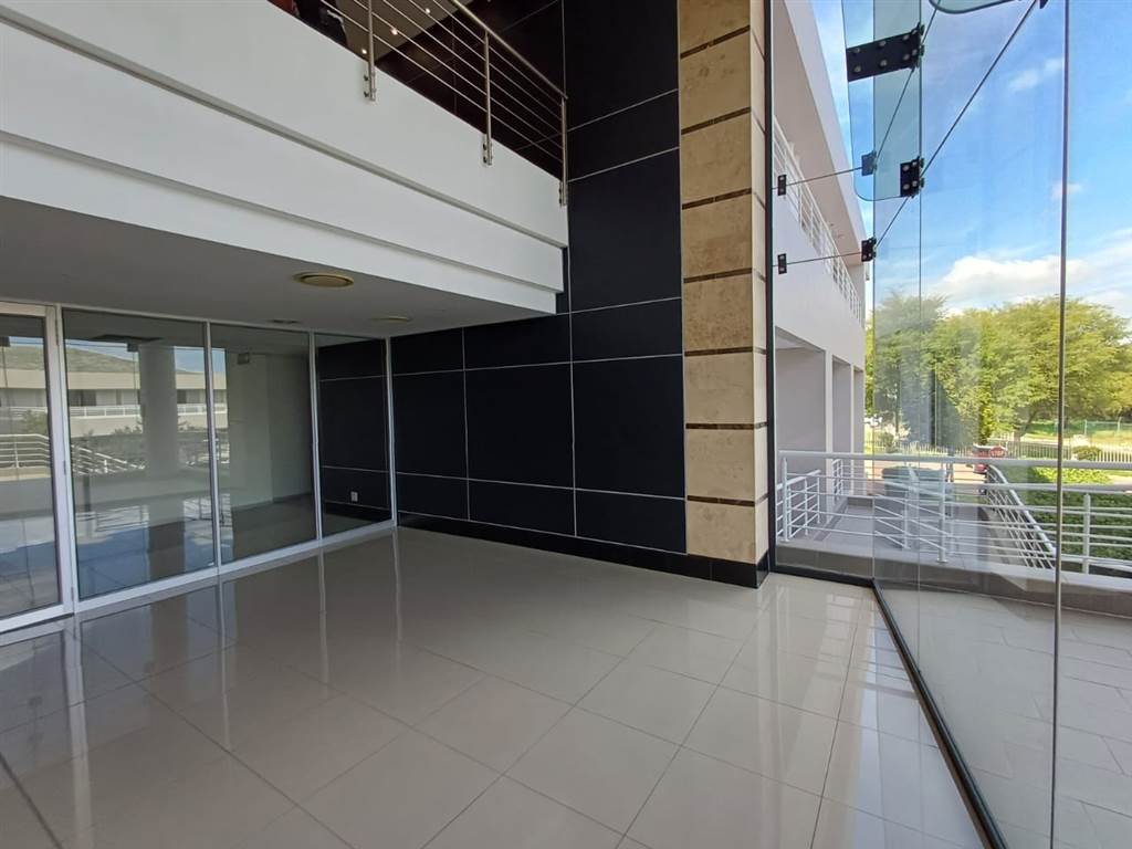 1609.3  m² Commercial space in Woodmead photo number 18
